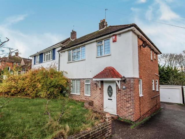 Eldred Avenue, Westdene, Brighton 4 bed semi detached house to rent £1,995 pcm £460 pw