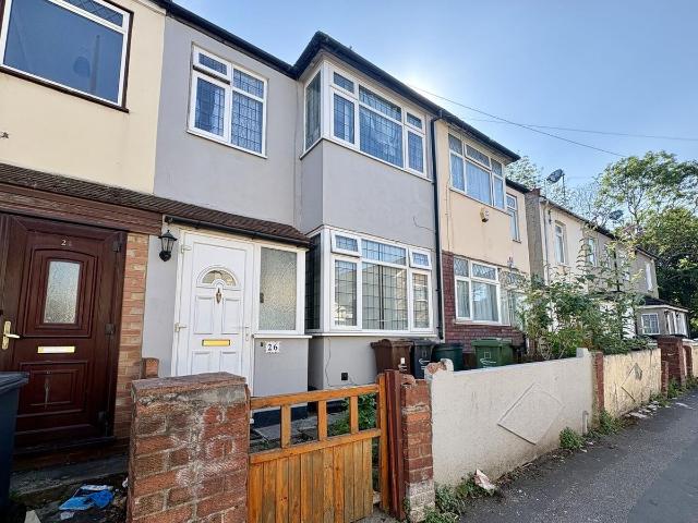 Eldred Road, Barking IG11, 4 bed property to rent, £2,400 pcm | PrimeLocation