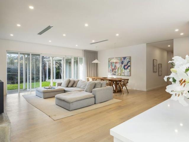 Elevate everything a new benchmark for Aldgate living