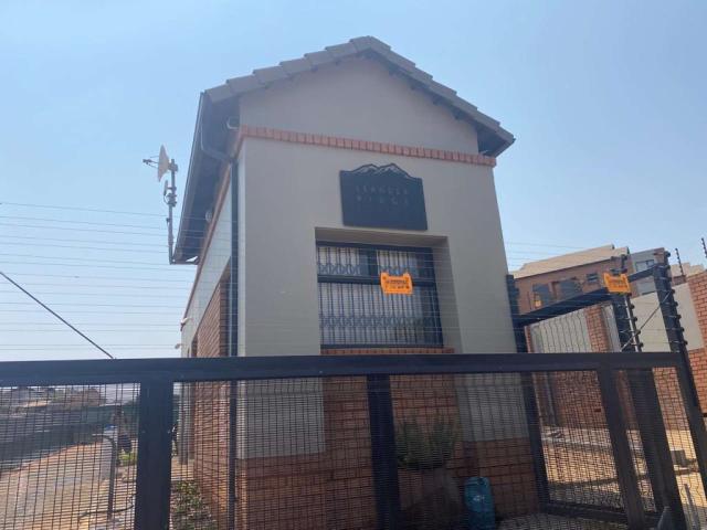 Elevate Your Lifestyle at IQ Leander Rent this Luxurious 3 Bedroom Home Today!