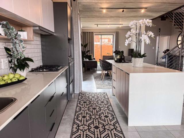 Elevate Your Lifestyle at IQ Leander Rent this Luxurious 3 Bedroom Home Today!