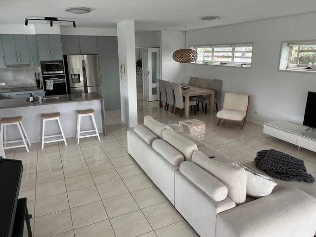 Elevate Your Lifestyle: Burleigh Penthouse with Private Rooftop Terrace