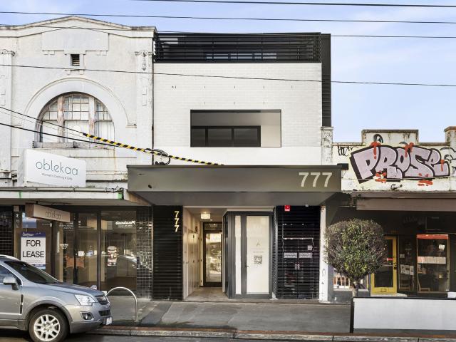 Elevate Your Lifestyle in this Stunning 3 Bedroom, 2 Bathroom Caulfield Apartment