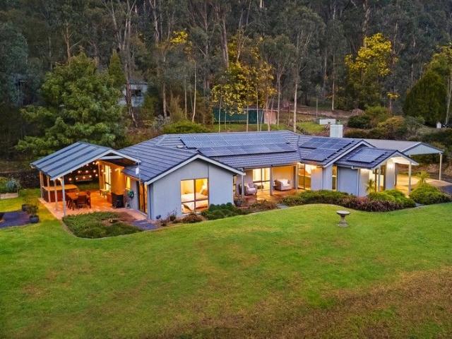 Beautifully Balanced Bushland Living. Right Here in Koornalla