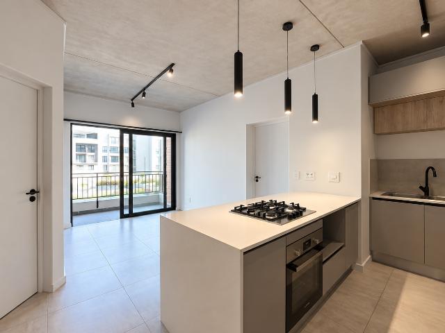Elevate Your Lifestyle: 2Bed 2 Bath Apartment in Waterkloof