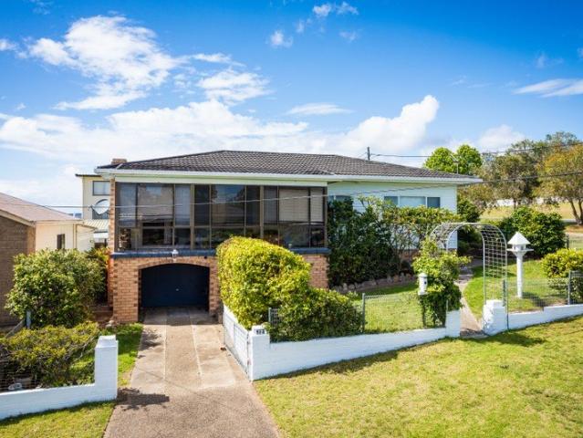 Great Location and Bay Views!