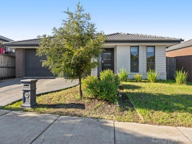Elevated 4 Bedroom Home at 5 Hollis Crescent, Bacchus Marsh