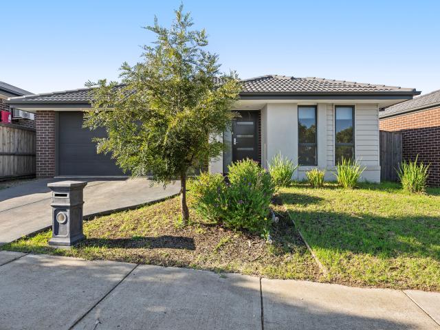 Elevated 4 Bedroom Home at Bellevue Top with Double Garage and Easy Living