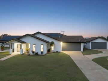 Elevated 4,284SQM with Spectacular Views & Sprawling Floor Plan