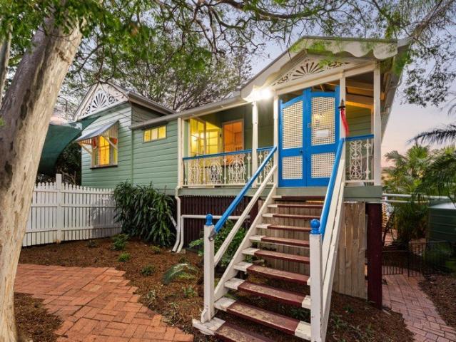 Elevated 625sqm Queenslander property ready to improve