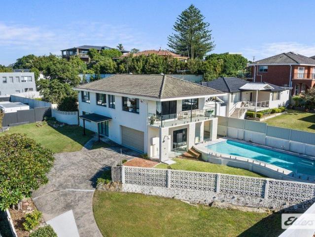 Elevated 746sqm block with Water Views
