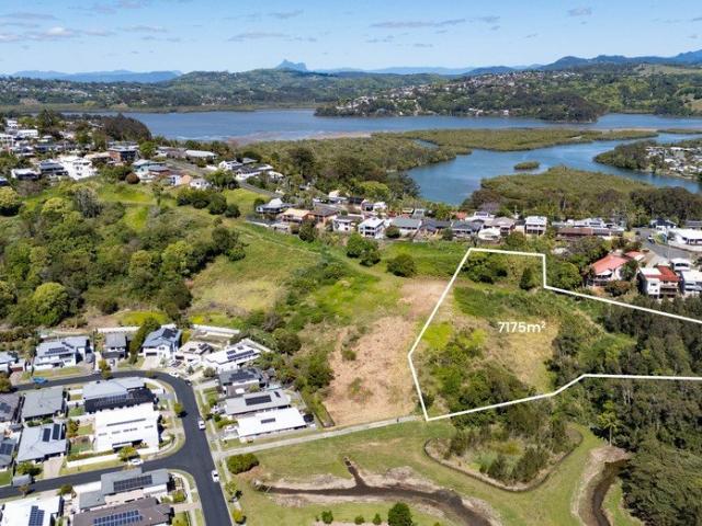 Elevated 7,175sqm Landholding with Coastal Outlook