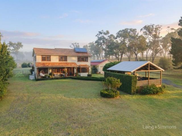 Elevated 10 Acre Family Retreat Renovated Home with Stunning Views, Minutes from Armidale