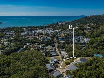 Elevated 1,005m² Corner Block with Sweeping Island Views