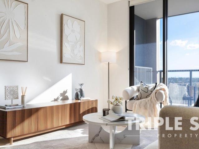 Elevated 2 Bed Apartment with Study, Open Outlook & Exceptional Convenience