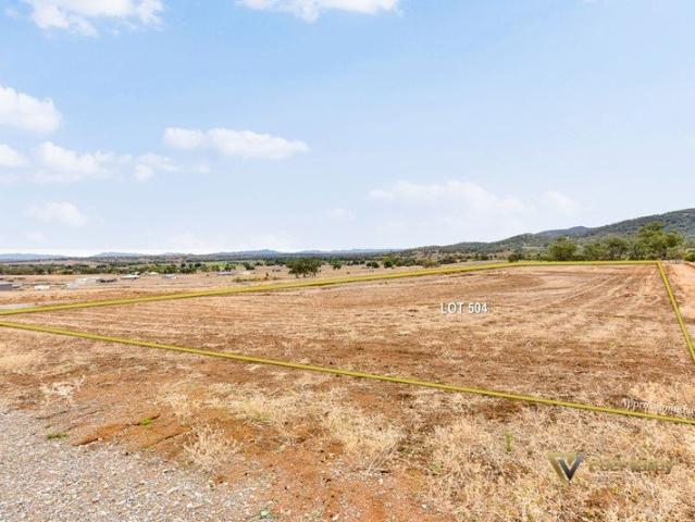 ELEVATED 2 HECTARE LIFESTYLE BLOCK WITH PANORAMIC VIEWS!