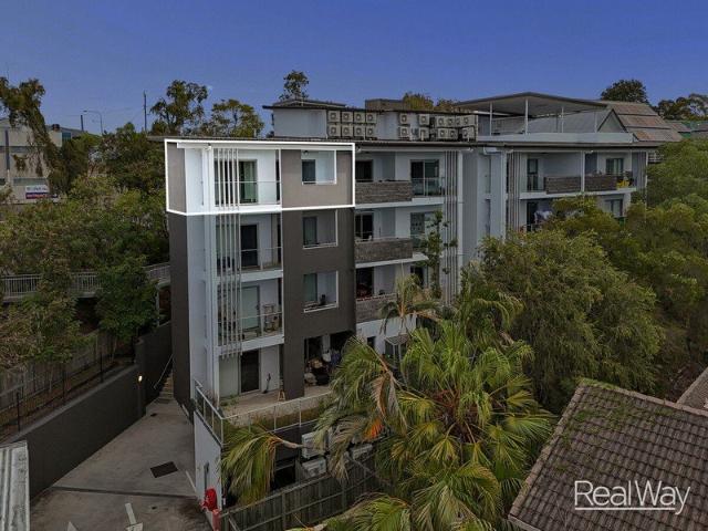 Elevated Taringa Apartment with City Views & Effortless Lifestyle