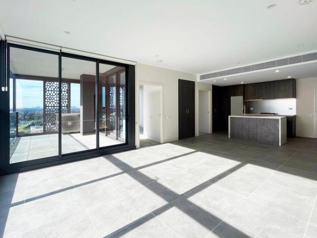 Elevated three bedroom living in the heart of Homebush