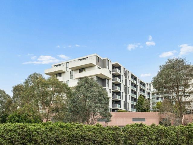 Elevated Three Bedroom Residence with Panoramic Views & Double Parking