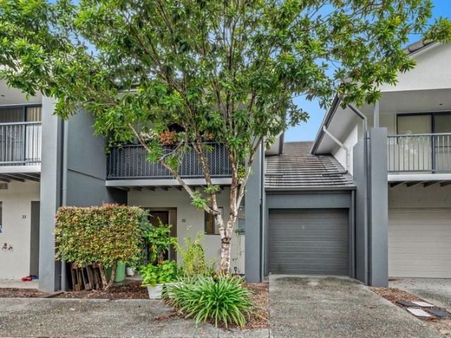 Elevated Townhouse Living Lifestyle, Light & Location