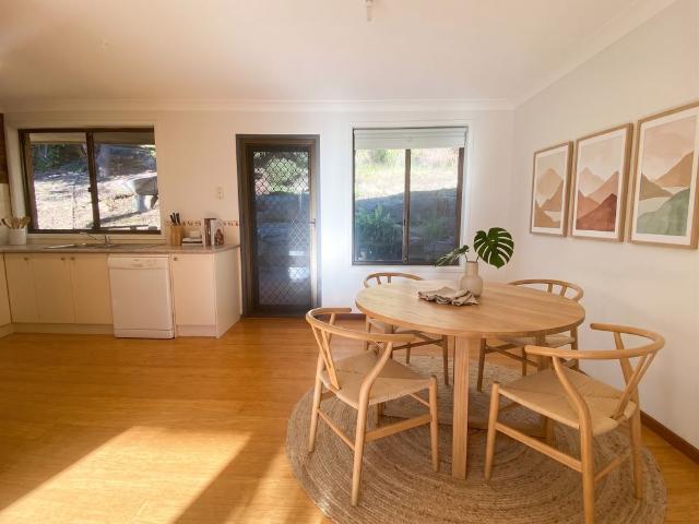 Elevated Tranquility with Panoramic Bushland Vistas