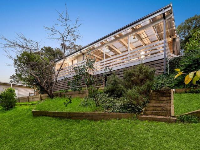 Elevated treetop views and family flexibility on 1,066sqm