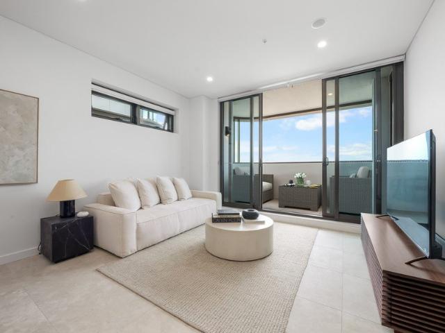ELEVATED TWO BEDROOM IN PARRAMATTA CBD!
