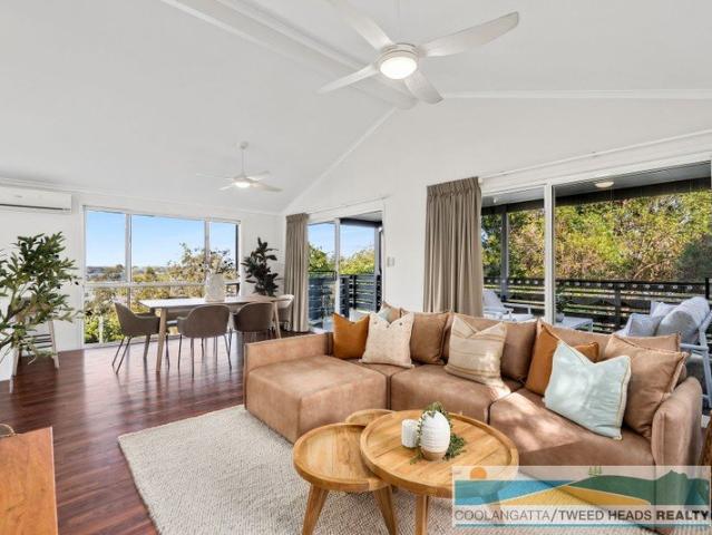 Elevated Tweed Haven: Private, Renovated Home + Water Views and 4 Car Parking
