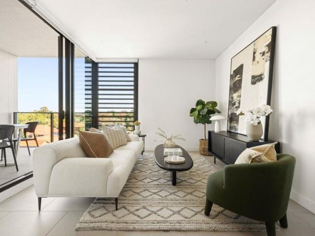 Elevated Urban Living with a Tranquil Leafy Outlook