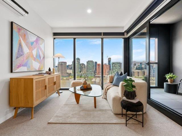 Elevated Waterfront Living in the Heart of Docklands