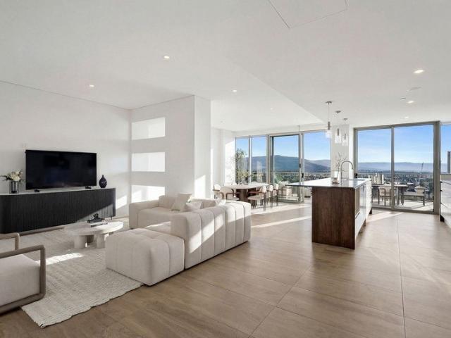 Elevated Wollongong Luxury with Uninterrupted Ocean and Escarpment Views