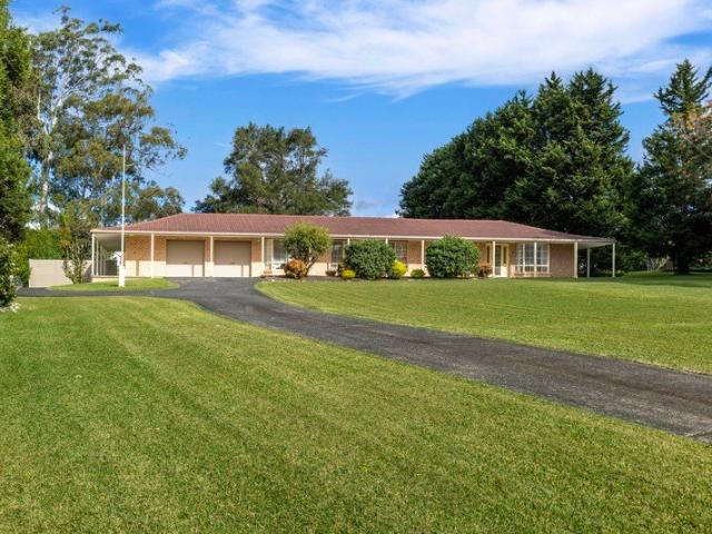 Elevated Acre, Escarpment Views, and Endless Potential in Berry