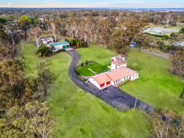 Country Charm on Two Elevated Hectares with 3 Phase Powered Shed