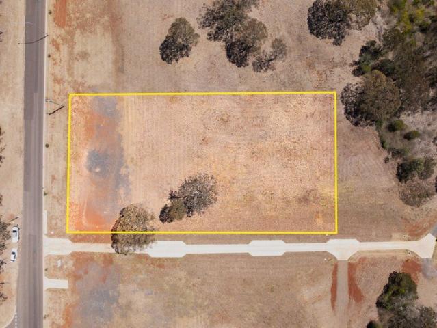 Elevated Acreage Prestige with Unrivalled Mount Rascal Views