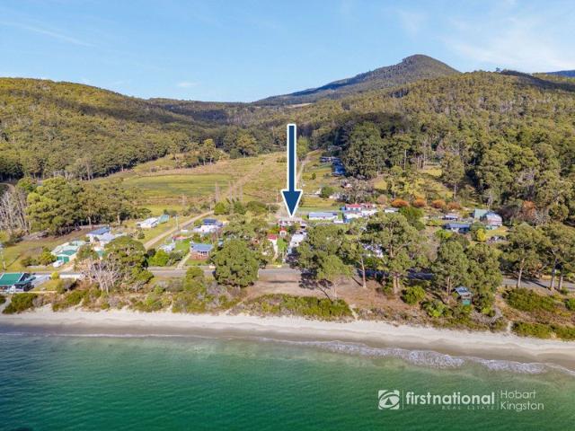 Elevated Adventure Bay Living Walk to the Beach, Wake to the Sunrise!