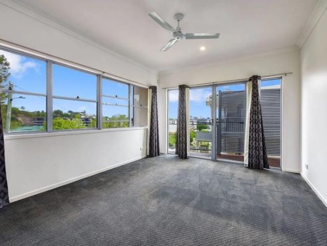 Elevated Albion Hill Home with Spectacular Views
