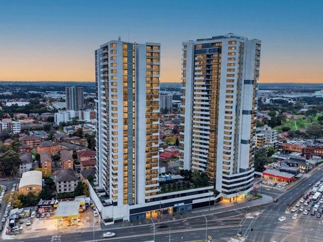 Elevated Apartment Living with Panoramic Views in the Heart of Liverpool
