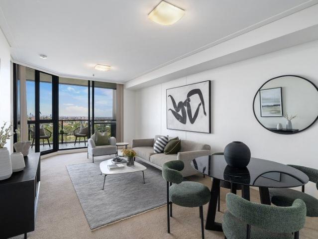 Elevated apartment with magnificent city views