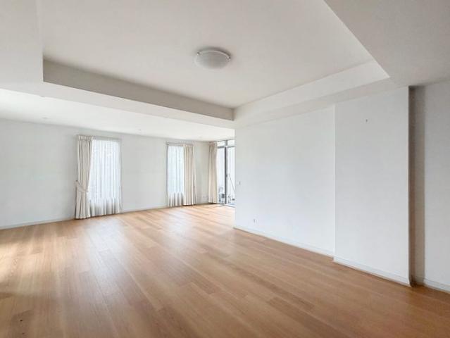 Elevated Apartment Two Bedrooms + Study!