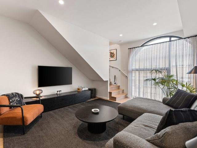 Elevated Balaclava Living with a Private Rooftop Terrace