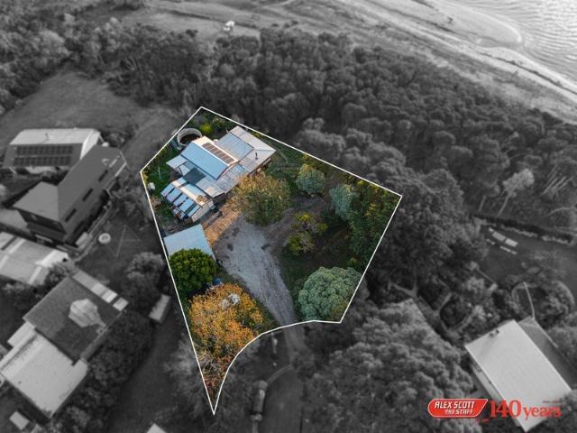 ELEVATED BAY VIEWS, SUNSETS & EXCEPTIONAL FUTURE POTENTIAL