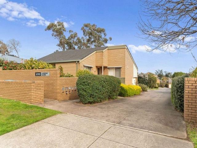 Elevated Beleura Hill Living with Bay Glimpses