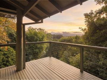 Elevated Bellingen Sanctuary With Rainforest Privacy