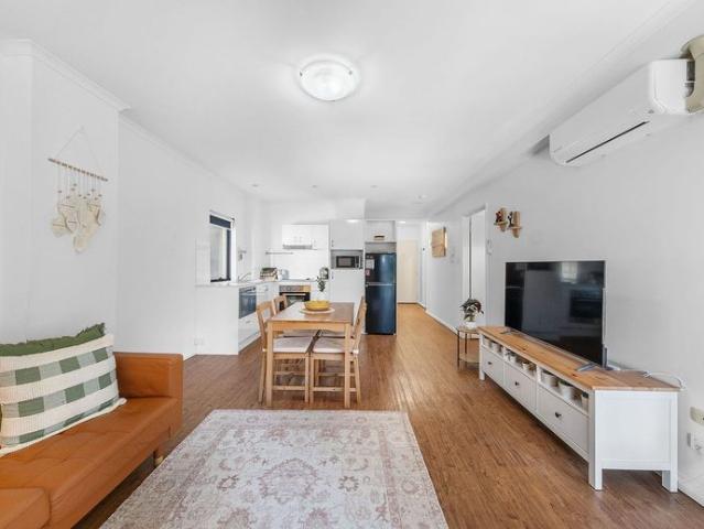 ELEVATED CBD LIVING AT STATTON ON MURRAY 6 MONTH LEASE ONLY