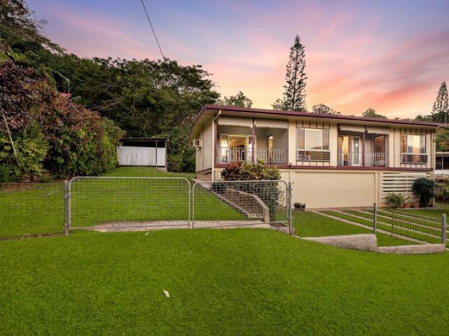 Elevated Character & Space on 1,100mÂ² in Exclusive Hillview Crescent