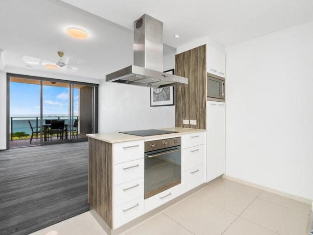 Elevated City Living with Sensational Harbour Views!