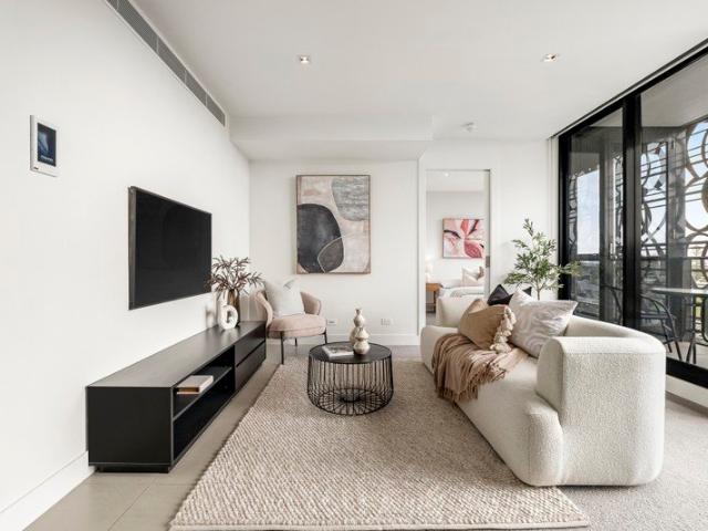 Elevated City Views, Effortless Living