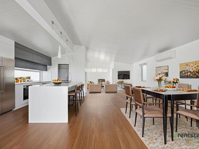 ELEVATED COMFORT WITH CONTEMPORARY ELEGANCE