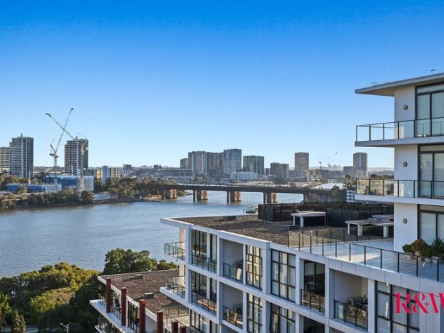 Elevated Contemporary Living with Captivating Water Views