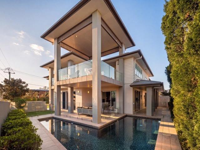 Elevated contemporary luxury w. 180 Degree views